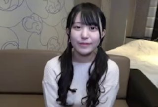 新人兼职下海黄播【五花肉】首秀，跳弹自慰了，爆撸N次，颜值高就是任性，怼到镜头上了，漂亮