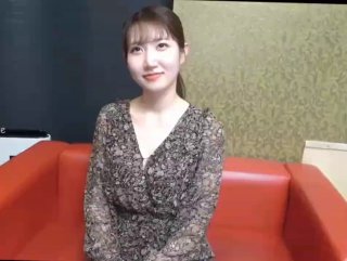 反差女友“我和你兄弟上床了 你不会嫌弃我吧”“你戴套了 不算”跟兄弟互相PUA女友交换，只要带了套不算真正做爱